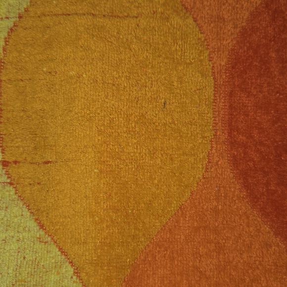 Vintage Colorful Waves Bath Towel